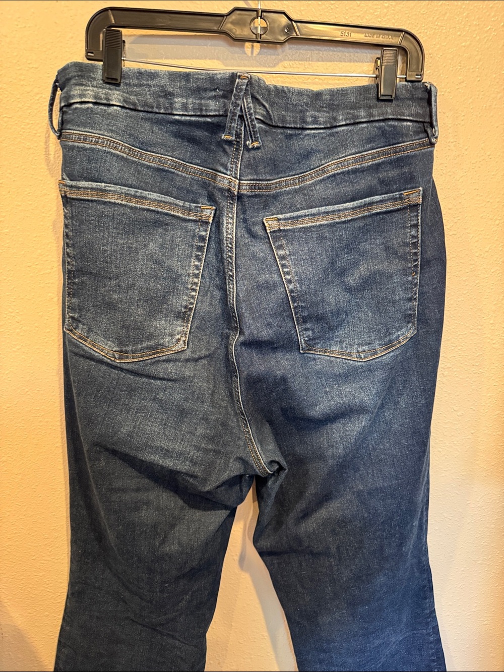 Good American Good Classic Bootcut High-Rise 33.5” Inseam, size 14-18 - Picture 5 of 5